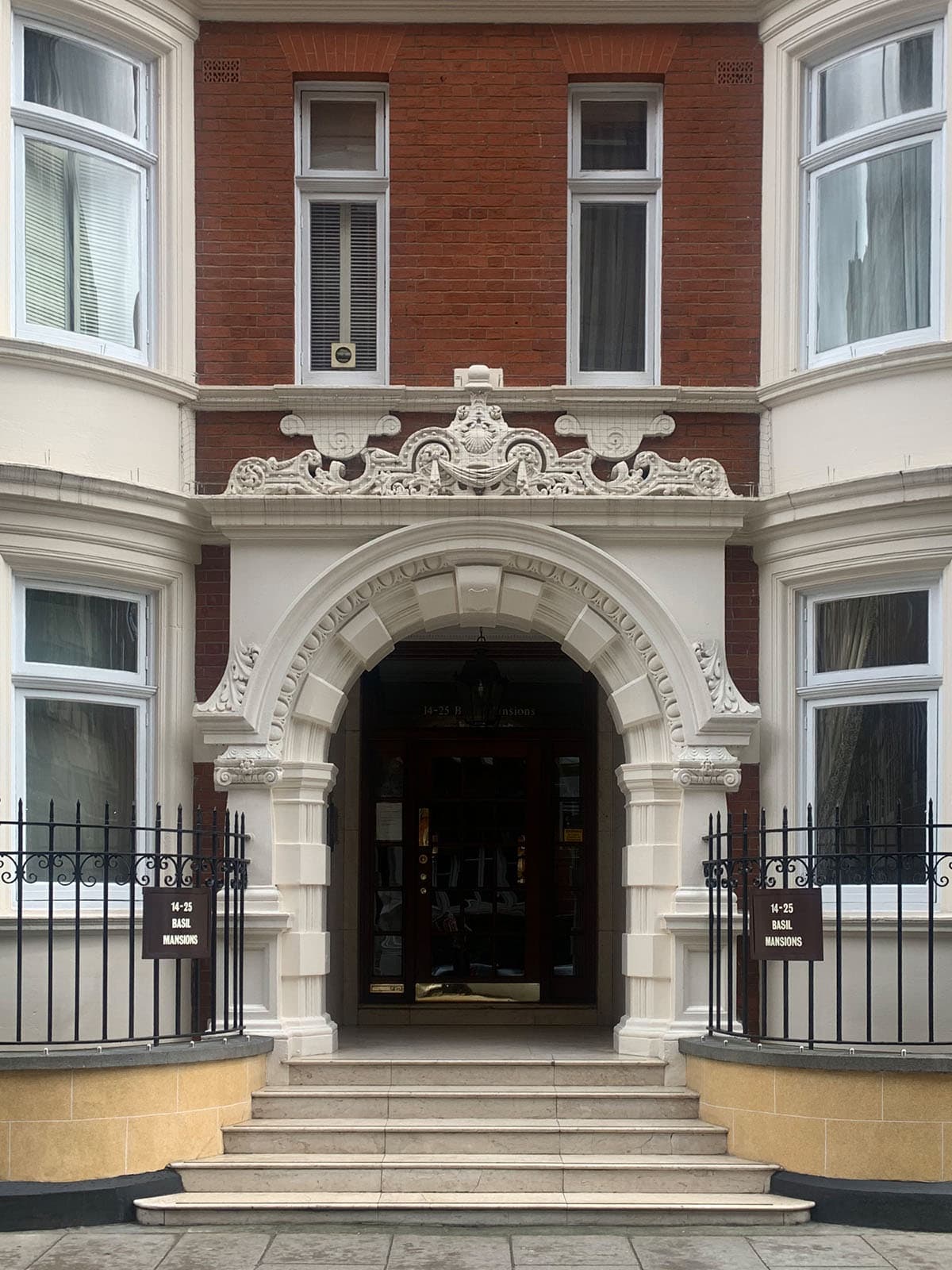 Knightsbridge Doctors practice exterior
